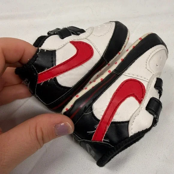 90's Vintage Nike Court Infant Baby White Red Black Crib Shoes Sz 2 RARE HTF - Picture 2 of 6
